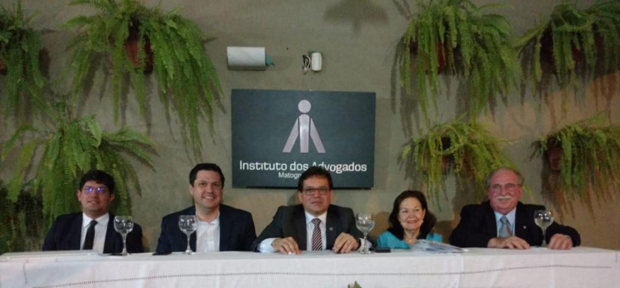 Da esq. para a dir., Carlos Rátis, Fábio Capilé, Álvaro Mota, Sulamita Cabral e Aurélio Wander Bastos